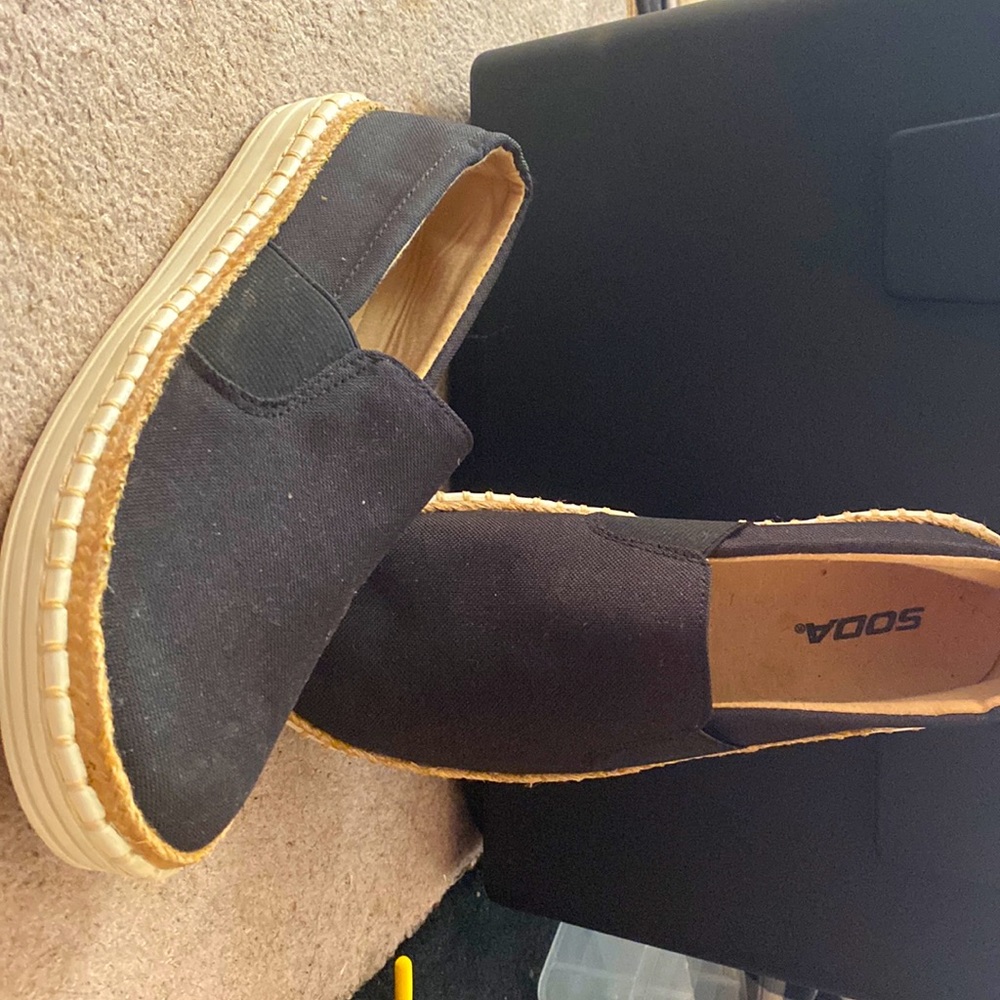 SODA SLIP SEMI NEW JUST TRIED THEM ON AT THE STORE BUT NEVER USED